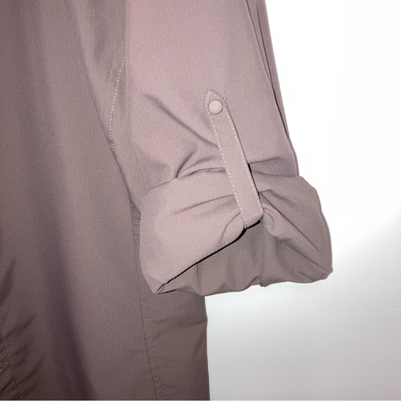 Patagonia Women’s Long Sleeve, Snap closure, Taupe Brown, Lightweight Shirt - Picture 7 of 13